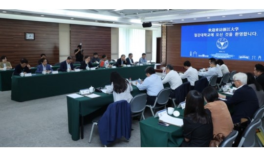 <div><a href='http://www.koreapeace.foundation/bbs/board.php?bo_table=sub02_03&wr_id=86' class='btn btn-skin btn-slide'>[평화 오디세이 2025] "中서 대학 자율성 부러워할 줄이야"…</a></div><br/><br/>2025-07-08