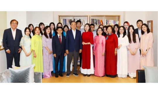 <div><a href='http://www.koreapeace.web3.newwaynet.co.kr/bbs/board.php?bo_table=sub02_03&wr_id=80' class='btn btn-skin btn-slide'>한국-베트남 미래대화 2024 : 서울</a></div><br/><br/>2024-07-18